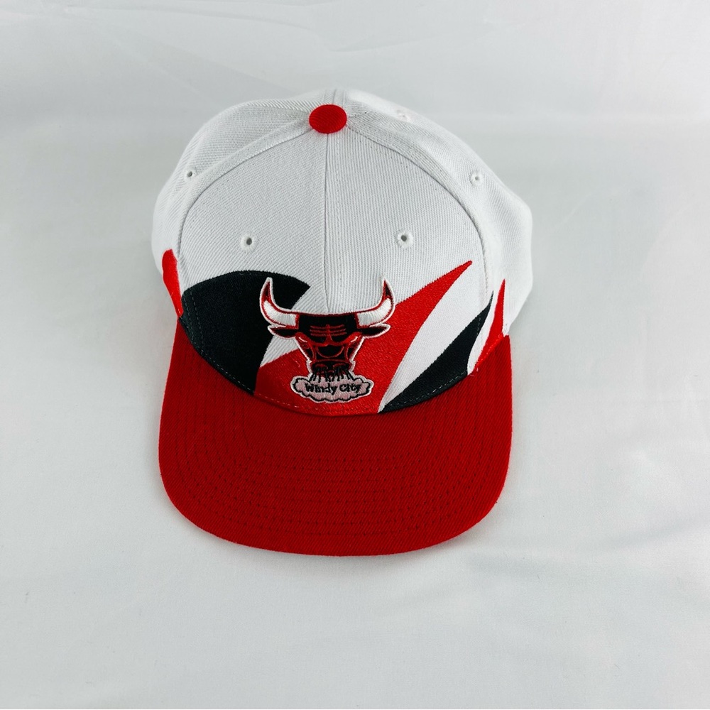 Chicago Bulls Mitchell & Ness NBA Snapback Hat Logo Windy City